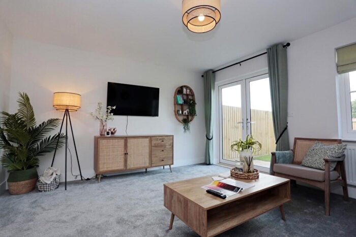 3 Bedroom Detached House For Sale In Park Road, Hellingly, BN27