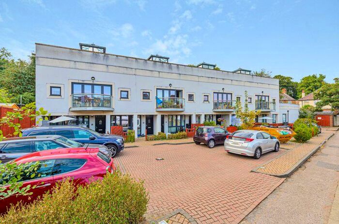 2 Bedroom Maisonette To Rent In Haling Down Passage, South Croydon, CR2