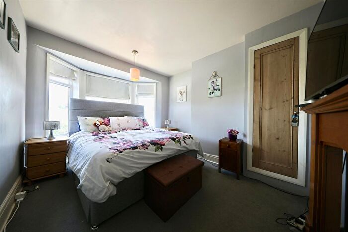 3 Bedroom Terraced House For Sale In Kenilworth Avenue, Hull, HU5