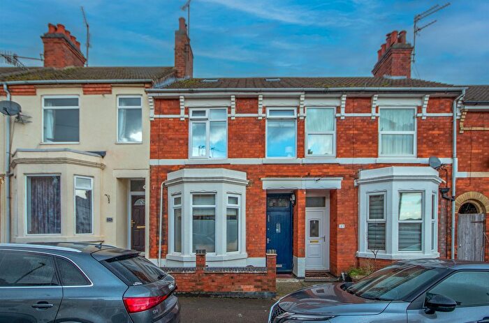 3 Bedroom Terraced House For Sale In St. Peters Avenue, Kettering, NN16