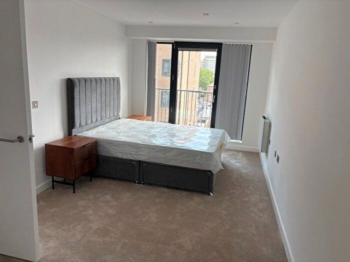 2 Bedroom Flat To Rent In Herschel Street, Slough, SL1
