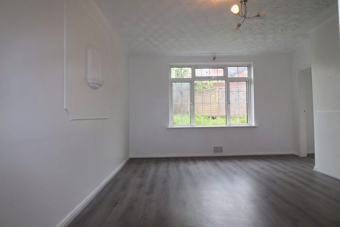 3 Bedroom Semi-Detached House To Rent In Keyes Road, Dartford, DA1