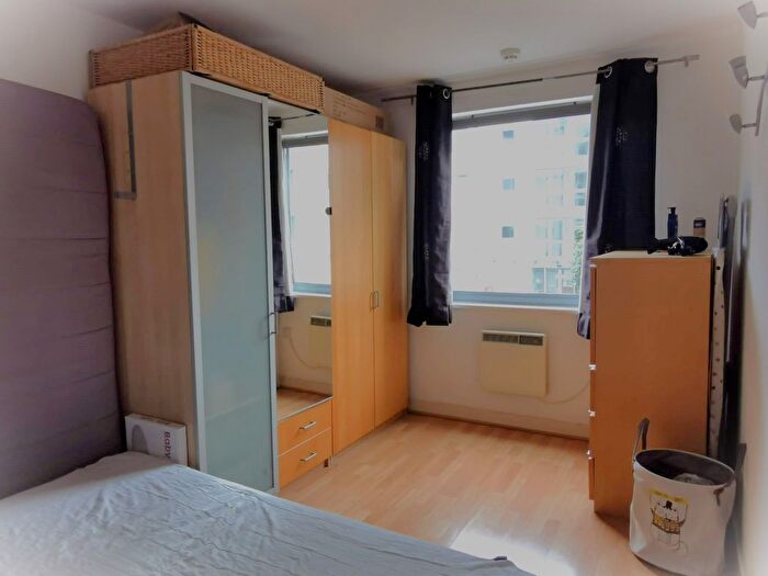 2 Bedroom Flat To Rent In Dakota Building, Deals Gateway, London, SE13