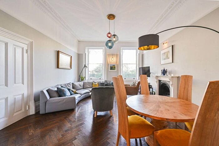 3 Bedroom Flat For Sale In Warwick Square, Pimlico, London, SW1V