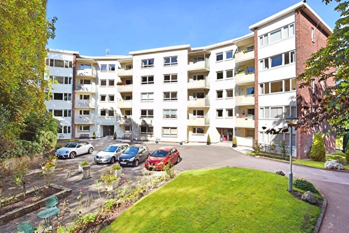 2 Bedroom Flat For Sale In Queen's Close, Lancaster Road, Harrogate, HG2