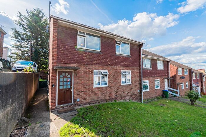 2 Bedroom Maisonette To Rent In Bletchington Court, Lower Park Road, Belvedere, Kent, DA17