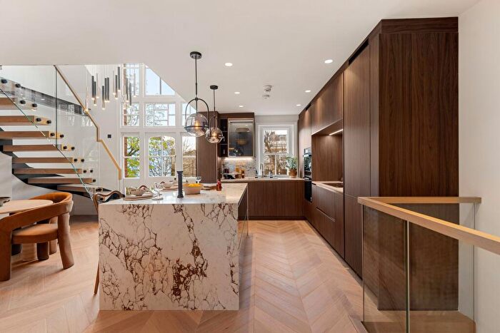 2 Bedroom Flat For Sale In Chalcot Gardens, London, NW3