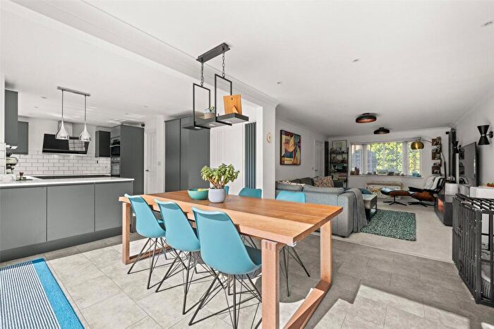 4 Bedroom Detached House For Sale In Harrow Way, Sindlesham, Wokingham, Berkshire, RG41