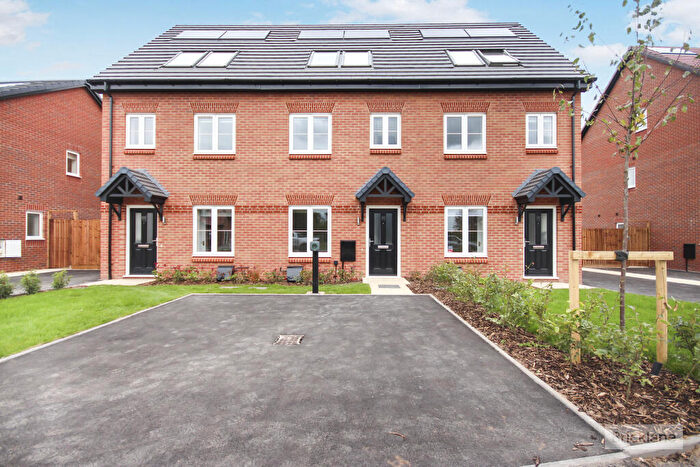 3 Bedroom House To Rent In Meadow House Drive, Coventry, CV4