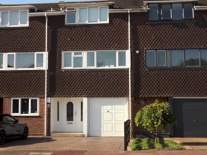 3 Bedroom Terraced House To Rent In Hawthorns, Eastwood, Leigh On Sea SS9
