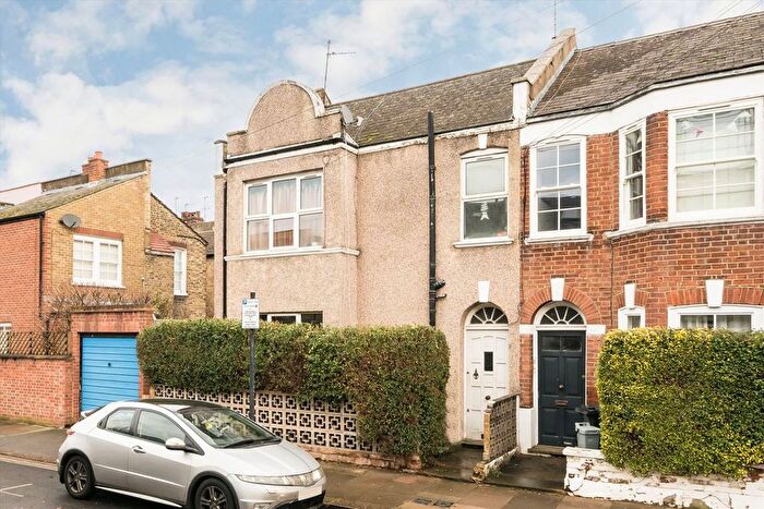 2 Bedroom Flat To Rent In Micklethwaite Road, Fulham, SW6