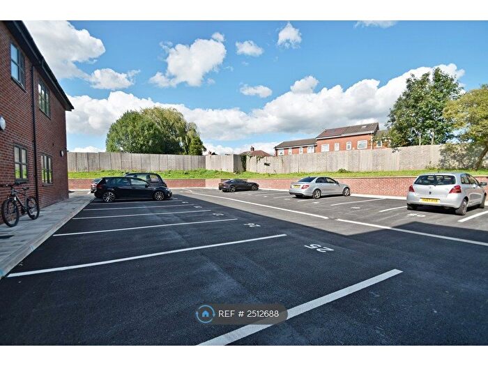 2 Bedroom Flat To Rent In Chapman Street, Manchester, M18
