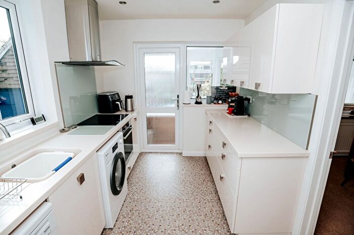 3 Bedroom Semi-Detached House For Sale In Winchester Crescent, Fulwood, S10