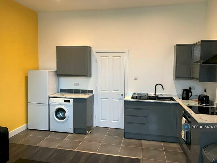 2 Bedroom Flat To Rent In Sherwood Rise, Nottingham, NG7