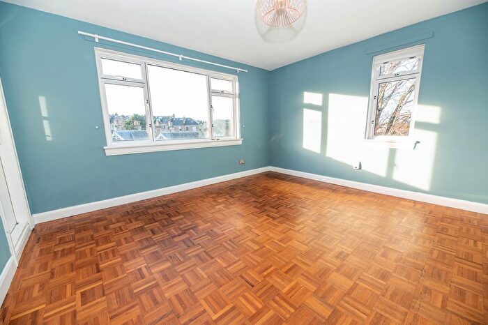 3 Bedroom Flat To Rent In Ethel Terrace, Edinburgh, EH10