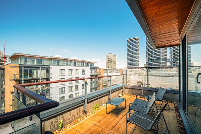 2 Bedroom Flat For Sale In Boardwalk Place, London, E14