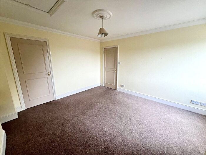 1 Bedroom Flat For Sale In Croydon Road, Reigate, Surrey, RH2