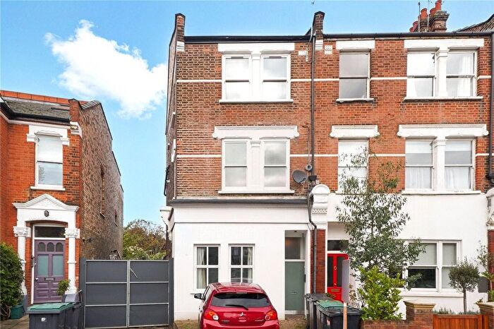 2 Bedroom Flat For Sale In Weston Park, London, N8