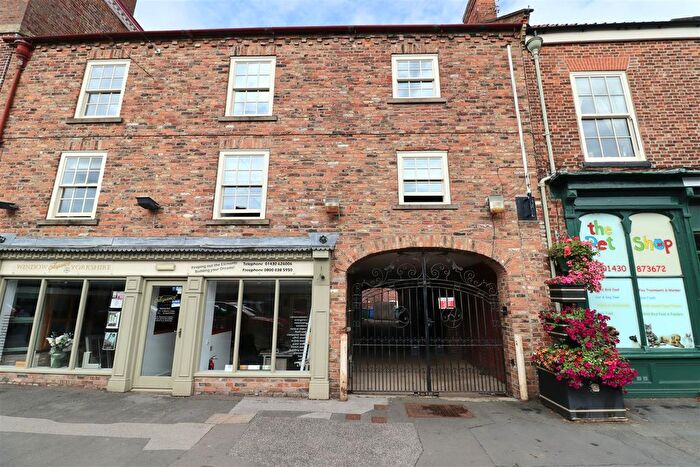 1 Bedroom Flat For Sale In A High Street, Market Weighton, YO43