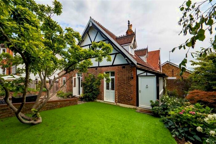 3 Bedroom House To Rent In Staples Road, Loughton, IG10
