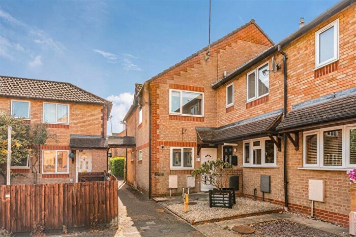 3 Bedroom End Of Terrace House For Sale In Broome Way, Banbury, OX16