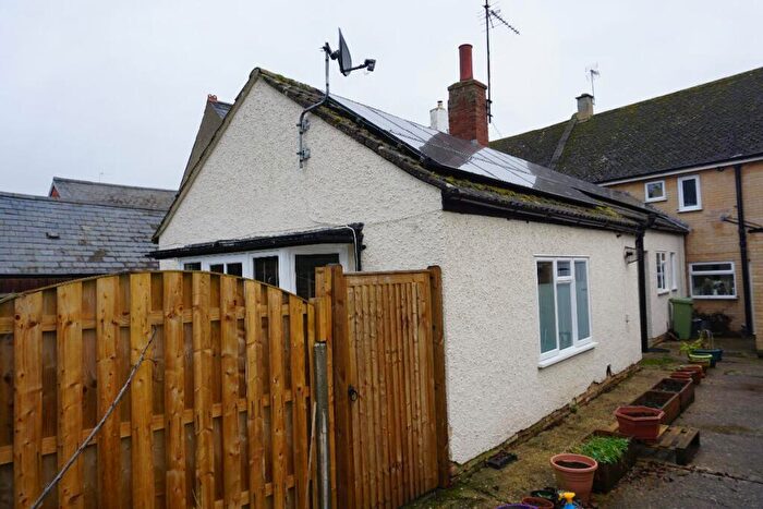 2 Bedroom Bungalow To Rent In High Street, Olney, MK46