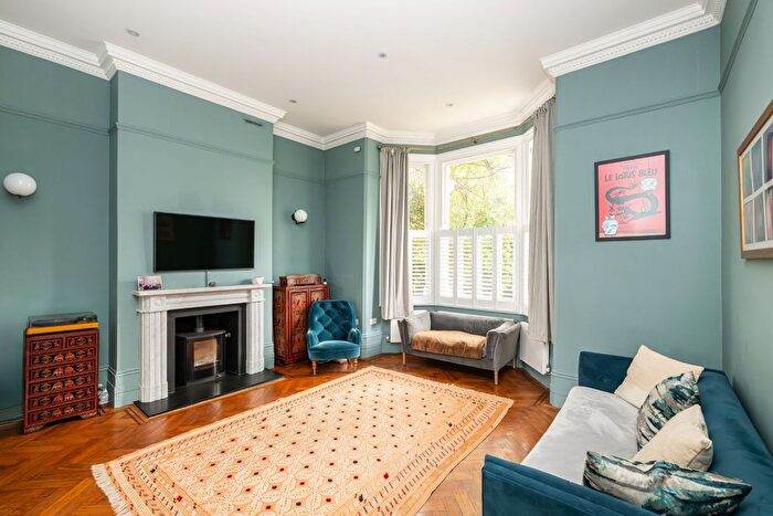 2 Bedroom Flat For Sale In Brondesbury Road, London, NW6