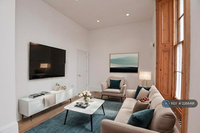 2 Bedroom Maisonette To Rent In Bank Street, Hythe, CT21