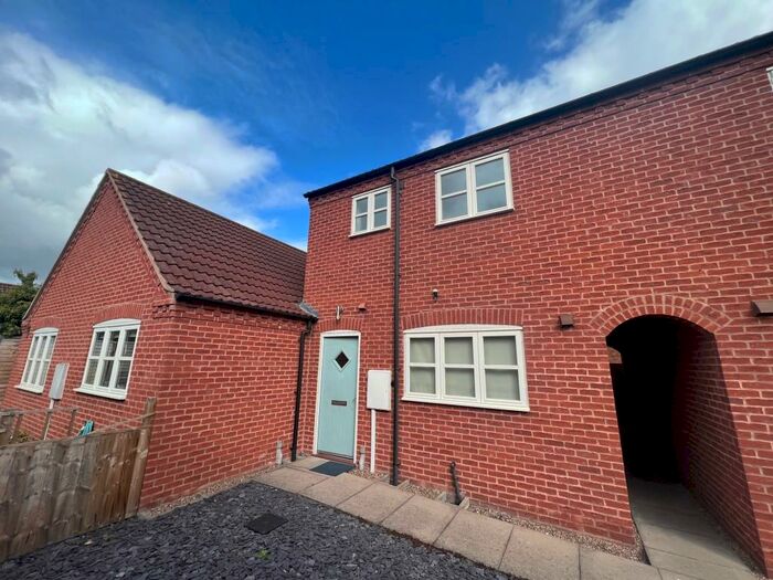 2 Bedroom House To Rent In Cross Street, Newark, NG24