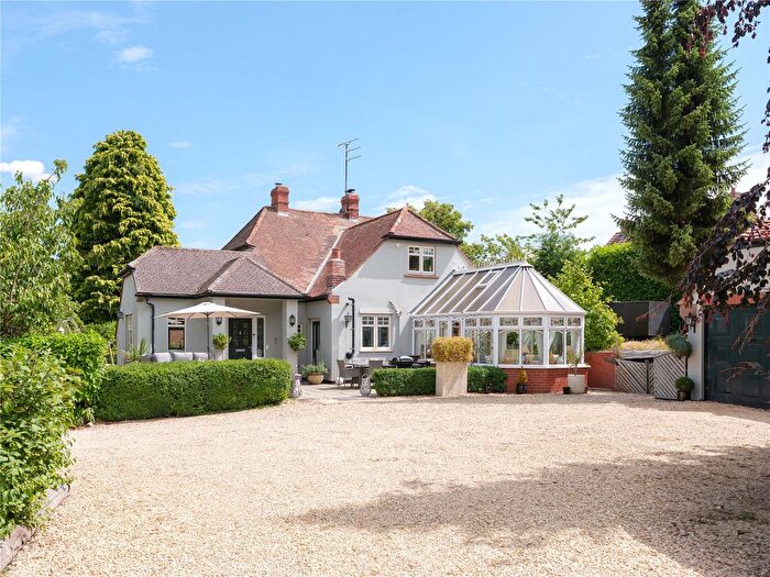 4 Bedroom Detached House For Sale In Kings Road, Easterton, Devizes, SN10