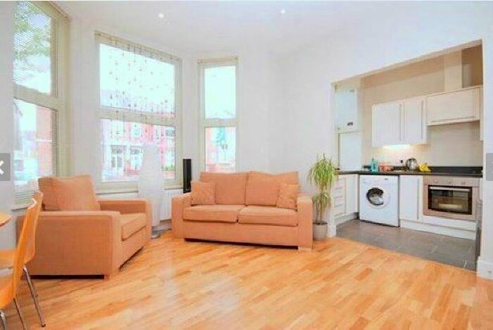 1 Bedroom Flat To Rent In Skardu Road, Cricklewood, NW2