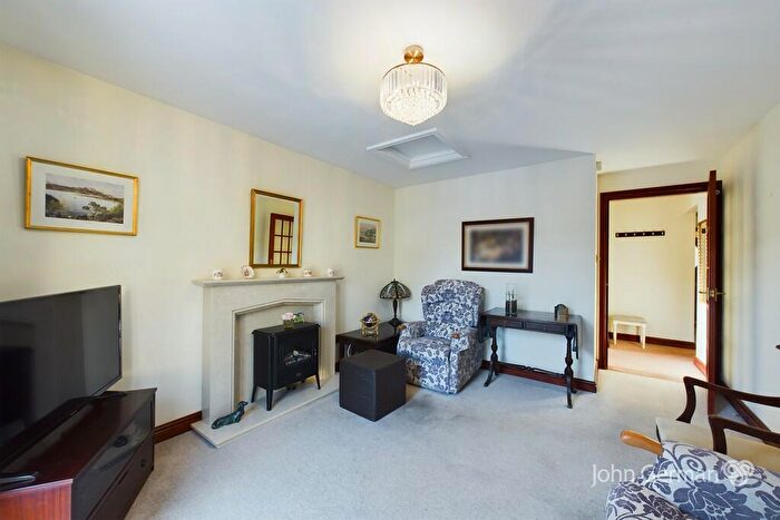 2 Bedroom Semi-Detached House For Sale In Union Passage, Ashby-de-la-Zouch, LE65