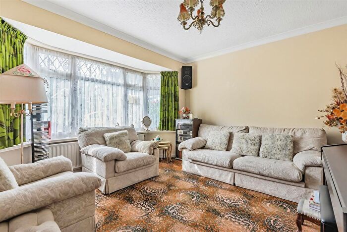 4 Bedroom Detached Bungalow For Sale In Ger-Y-Parc, Morriston, Swansea, SA6