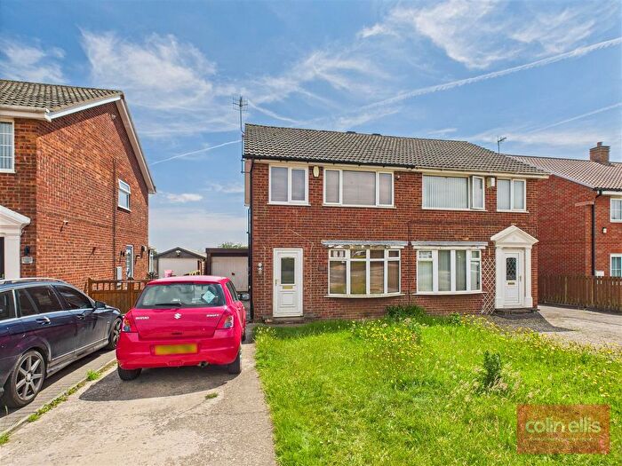 3 Bedroom Semi-detached House For Sale In Overdale, Eastfield, Scarborough, YO11