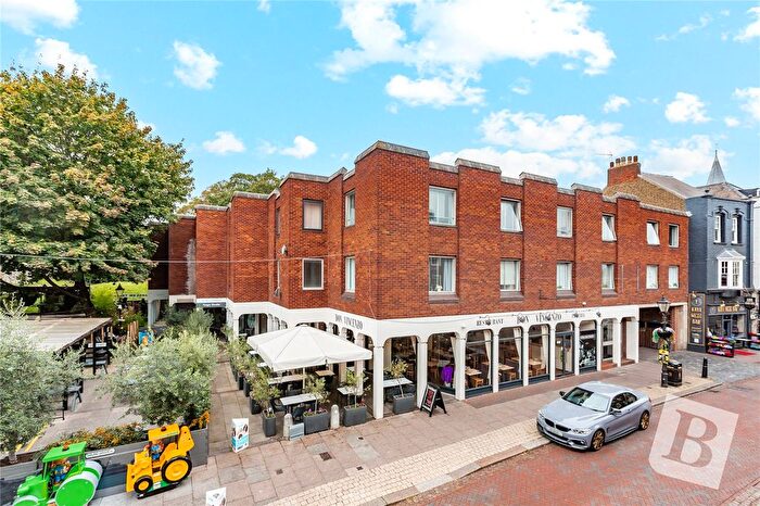 2 Bedroom Flat For Sale In High Street, Rochester, Kent, ME1