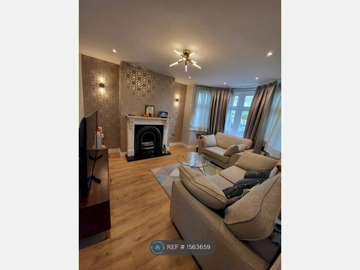 4 Bedroom Semi-Detached House To Rent In Wimborne Drive, Pinner, HA5