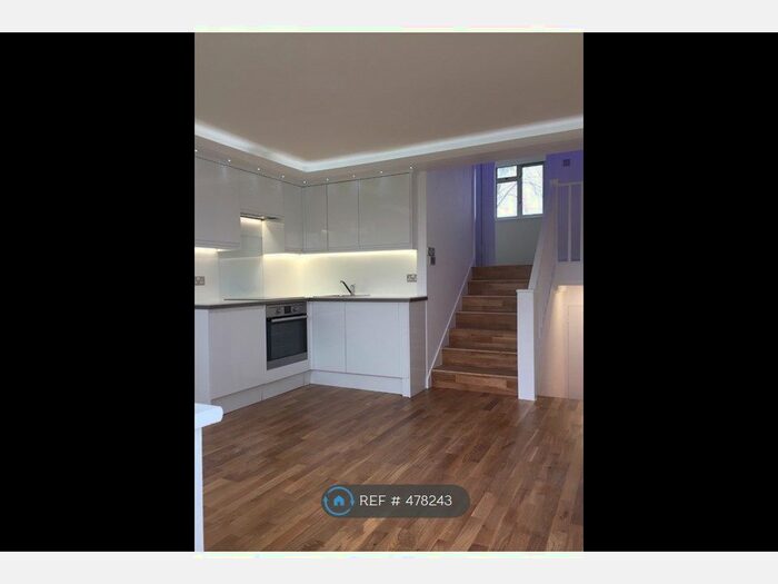 2 Bedroom Flat To Rent In Overhill Road, East Dulwich, SE22