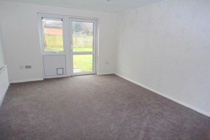 1 Bedroom Flat To Rent In Reapers Walk, Wolverhampton, WV8