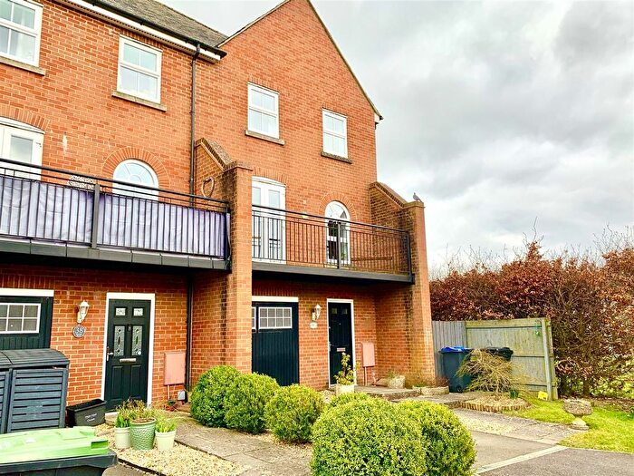 4 Bedroom End Of Terrace House To Rent In Hillier Road, Devizes, SN10