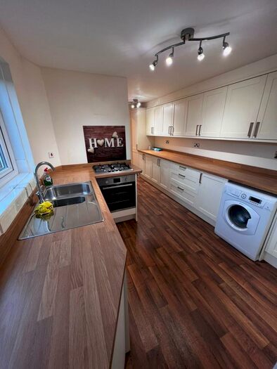 2 Bedroom Flat To Rent In Derby Street, Weymouth, DT4