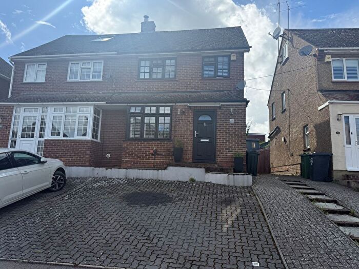 4 Bedroom Semi-Detached House For Sale In Longmarsh View, Sutton At Hone, Dartford, DA4