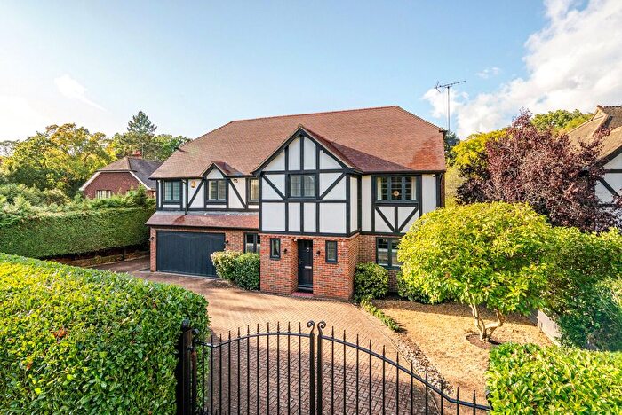 5 Bedroom Detached House For Sale In Beechwood Avenue, Weybridge, KT13