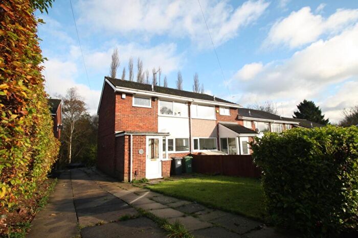 3 Bedroom House To Rent In North Close, Leeds, West Yorkshire, LS8