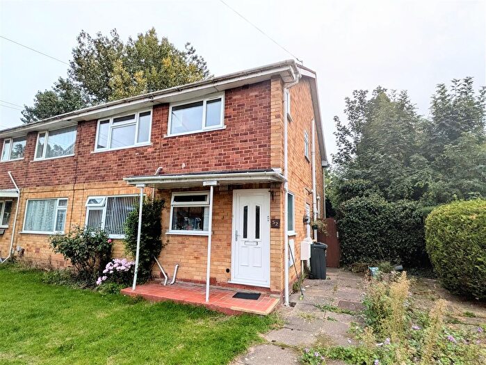 2 Bedroom Maisonette For Sale In Hazeltree Croft, Birmingham, B27