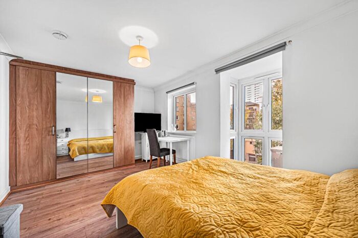 4 Bedroom Terraced House For Sale In Jamestown Way, Blackwall, E14