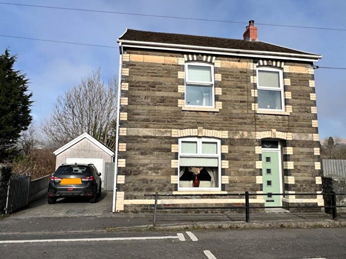 3 Bedroom Detached House For Sale In Cwmamman Road, Glanamman, Ammanford, Carmarthenshire., SA18