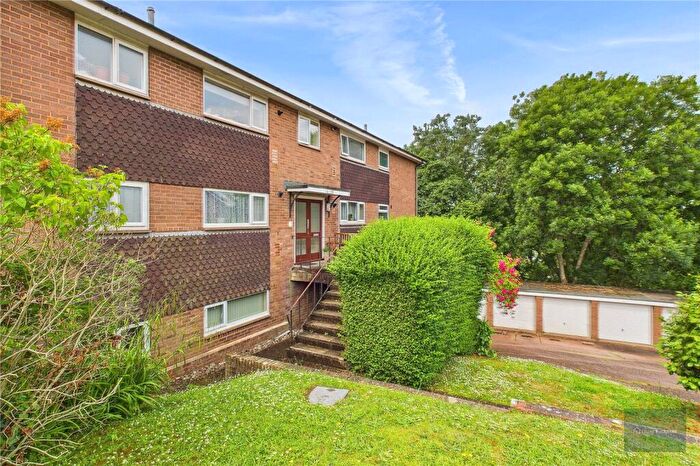 2 Bedroom Apartment To Rent In Hillside Court, Exmouth, EX8