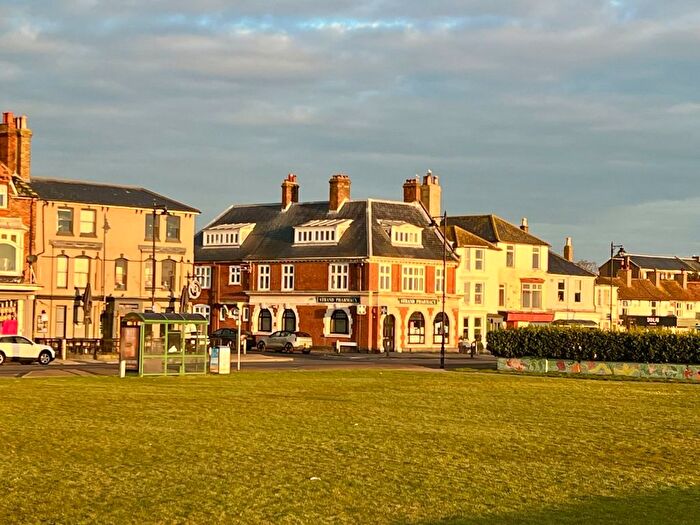 3 Bedroom Flat To Rent In The Strand, Walmer, Deal, Kent, CT14