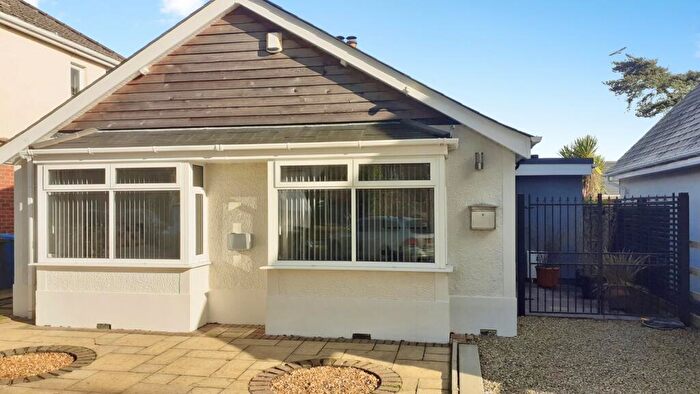 3 Bedroom Bungalow For Sale In Lake Road, Poole, Dorset, BH15