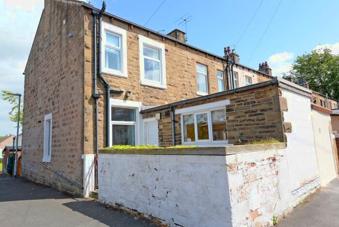 3 Bedroom End Of Terrace House To Rent In Grange Street, Barnoldswick, BB18
